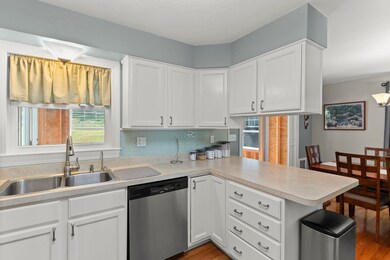 17 Bennett Way, Newmarket, NH 03857 - photo 4