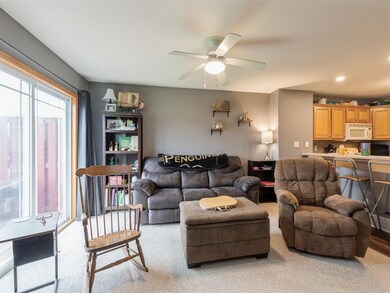 3840 37th Ave SW unit D, Cedar Rapids, IA 52404 - photo 5