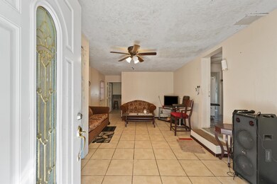 1608 Maiden Ln, Richmond, TX 77469 - photo 4