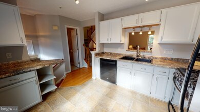 8600 Pine Meadows Dr, Odenton, MD 21113 - photo 4