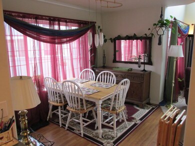 Breakfast Noot/Dining Area