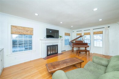 1211 44th St, Des Moines, IA 50311 - photo 4