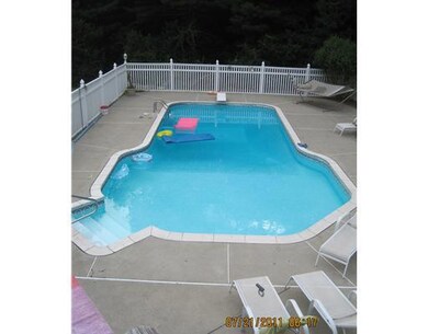2 Franconia Dr, North Smithfield, RI 02896 - photo 6