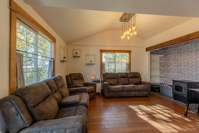 139 S Ogden Ave, Hines, OR 97738 - photo 7