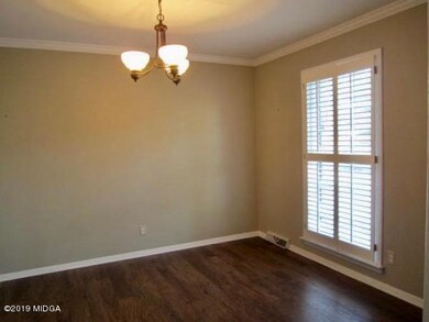 5-DINING ROOM