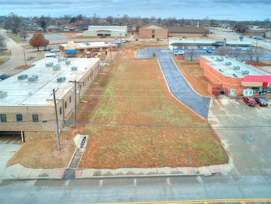 1308 Holly Ave, Yukon, OK 73099 - photo 2