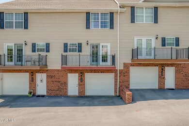 668 Grays Pointe Ct-1