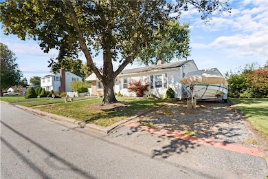 36 Woodbine St, Riverside, RI 02915 - photo 4