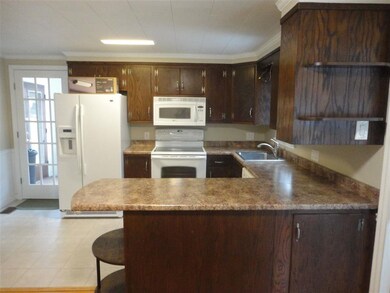 391 Colonial Dr, Portsmouth, NH 03801 - photo 2