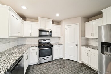 2008 W Huntsville Place, Broken Arrow, OK 74011 - photo 4