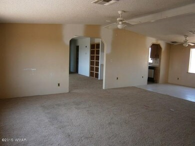023-327095 Living Room 1