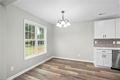 1736 Bramblebrook Ln, Winston-Salem, NC 27105 - photo 7