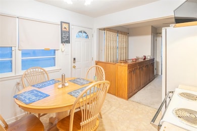 4212 Valley Cir, Des Moines, IA 50317 - photo 6