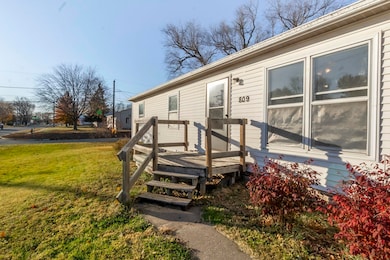 809 Central Ave, Evansdale, IA 50707 - photo 5