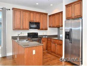 Kitchen Maple Cabinetry