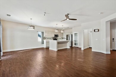 08-64330 Pyrenees Ave -7