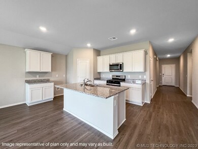 1825 W Vandalia St, Broken Arrow, OK 74012 - photo 3