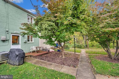 9846 Hollow Glen Place, Silver Spring, MD 20910 - photo 4