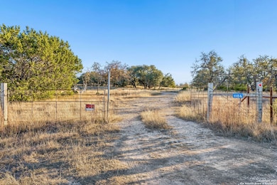 1106 Perry Ranch Rd, Fredericksburg, TX 78624 - photo 2
