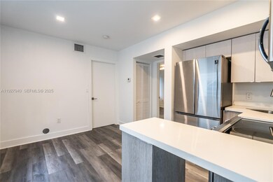 1985 Bay Dr unit 109, Miami Beach, FL 33141 - photo 4