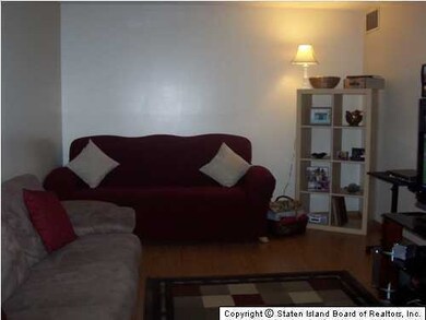 449 Willow Rd E unit 2, Staten Island, NY 10314 - photo 4