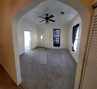 903 W Race St, Portland, IN 47371 - photo 4