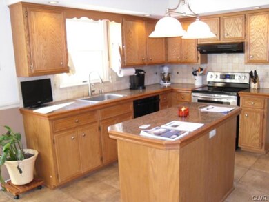 1122 Pennsylvania St, Whitehall, PA 18052 - photo 7