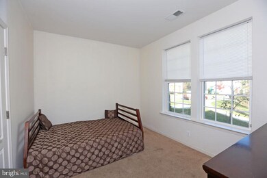 12834 Longford Glen Dr, Germantown, MD 20874 - photo 4