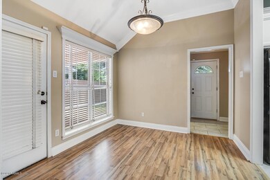 212 Elsinore Circle-5