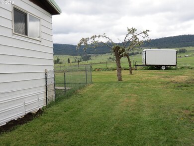 305 W 3rd St, Longcreek, OR 97856 - photo 5