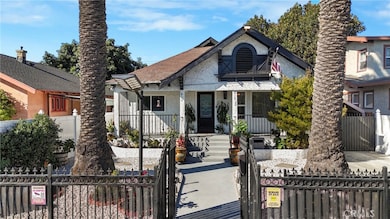 919 919 1/2 W 49th, Los Angeles, CA 90037 - photo 2