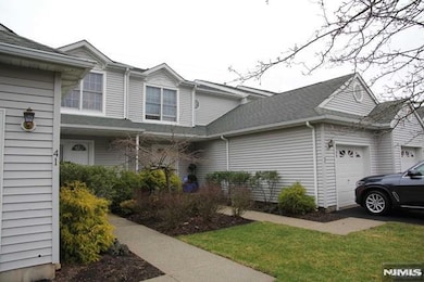 41 Foxwood Square N, Old Tappan, NJ 07675 - photo 2