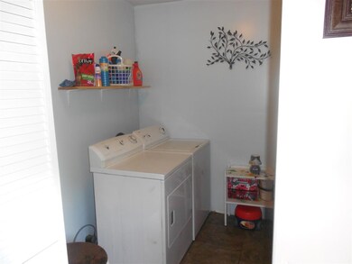 87 Park St, Gloversville, NY 12078 - photo 5