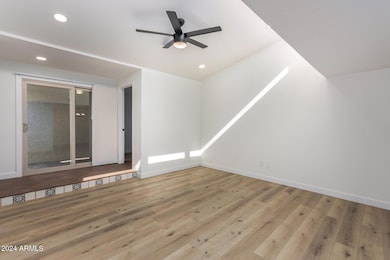 Living Room pic4