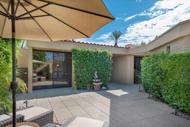 06-Front Courtyard