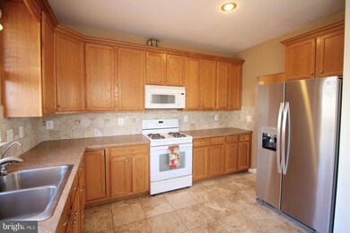 11218 Englewood Ct, Fredericksburg, VA 22407 - photo 4