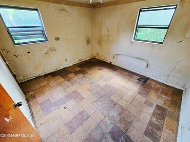 2108 Hugh Edwards Dr, Jacksonville, FL 32210 - photo 4