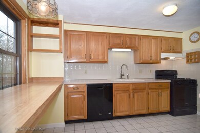 2303 Pinewood Dr unit 2303, Smithfield, RI 02917 - photo 2