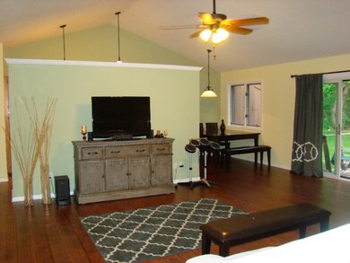 6585 San Gab-LR Wall to Kitch