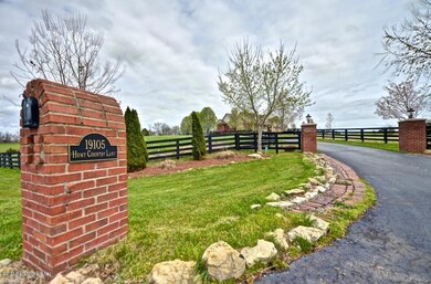19105 Hunt Country Lane 2564