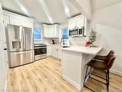 2050 Pine St, Fenton, MI 48430 - photo 2