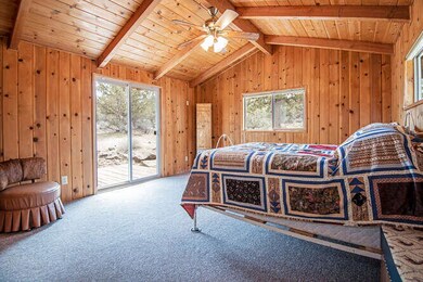 64145 Tyler Rd Bend OR 97701-small-008-0