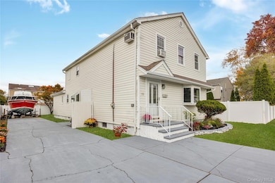 15 N Butehorn St, Bethpage, NY 11714 - photo 3