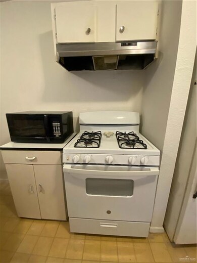 206 N Fir St, Pharr, TX 78577 - photo 5