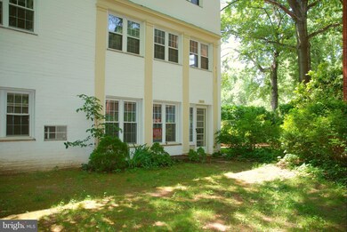 3423 Martha Custis Dr unit 968-3423, Alexandria, VA 22302 - photo 2