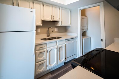 03 - Kitchen