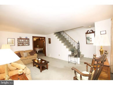 811 Surrey Ln, Glenolden, PA 19036 - photo 3