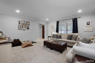 Lots of living room configurations possible