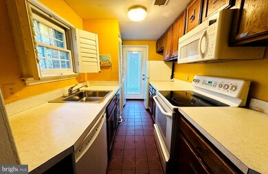 631 11th St NE, Washington, DC 20002 - photo 4