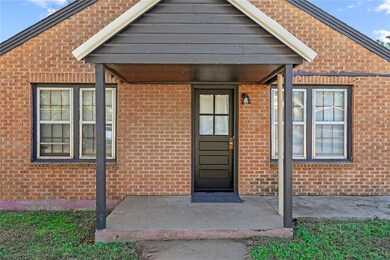 514 W Tom Stafford St, Weatherford, OK 73096 - photo 5